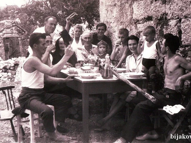 1963. garmazi 2310