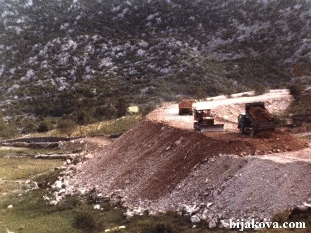 1978. gradnja nove ceste na krstu 2322