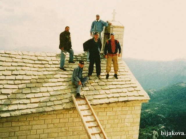 1986. biokovo obnova kapelice sv. jure 2333