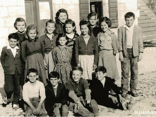 1957. v. raz. ucit. ivanka dundic 2339